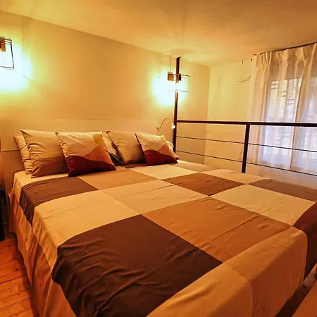 House Apartament *