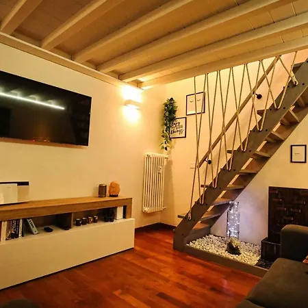 Apartament House *